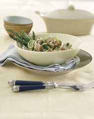 Linguine with asparagus and fish