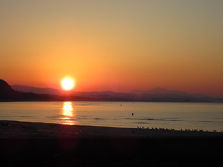 Fototapeta premium 海に沈む夕日