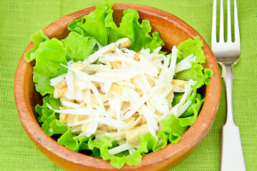 Dietary Salad from Daikon and Chicken