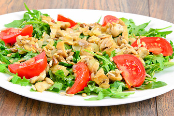 Salad with Tomatoes, Mushrooms, Arugula and Seeds