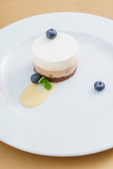 cheesecake with blueberries