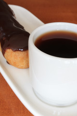 Expresso et éclair au chocolat 