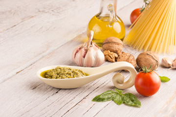 spaghetti with pesto