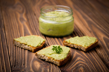 Diy homemade avocado chilli paste