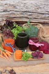 Smoothies mixed vegetables, beetroot, carrot and green vegetable