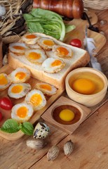 Fototapeta na wymiar Quail eggs and fried quail eggs of delicious.