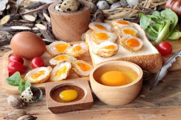Quail eggs and fried quail eggs of delicious.