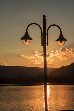 Lampione sul lago di Vico
