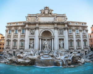 Fototapeta na wymiar Fountain di Trevi in Rome 