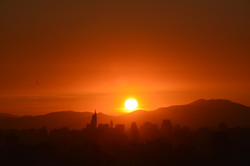 Naklejka premium Amazing sunset at Mount Andes in Santiago, Chile