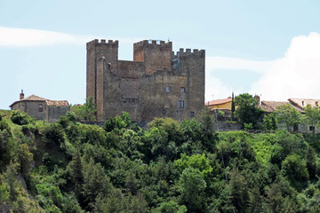 Fototapeta na wymiar Burg Binies Provinz Huesca inAragonien