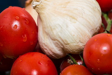 pomodori e aglio: close-up