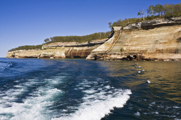 Fototapeta na wymiar Cliffs in Pictured Rocks National Lakeshore