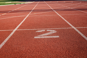 Calle 2. Pista de atletismo. Calle de salida para la carrera. N&uacute;mero de la calle.