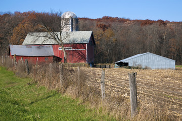 Red Farm fall time © Henryk Sadura