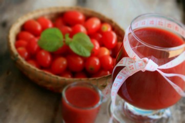 fresh tomatoes with juices