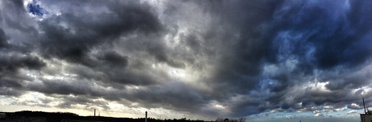 regenwolken stürmisch