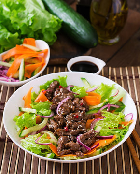 Salad with beef teriyaki