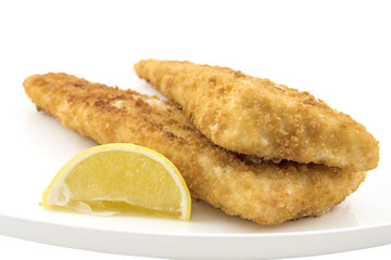 filet de cabillaud pané en gros plan