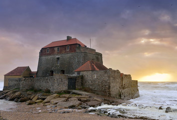 fort Vauban le soir