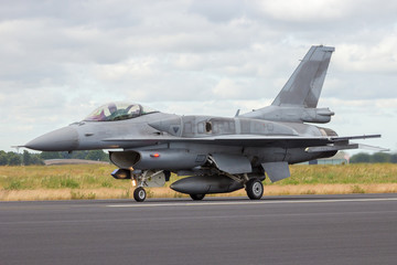 Fototapeta na wymiar Fighter jet on the runway