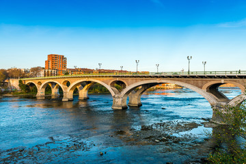 Fototapeta premium Pont des Catalans à Toulouse