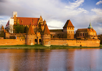 Obraz premium Teutonic Castle in Malbork (Marienburg) in Pomerania (Poland) 