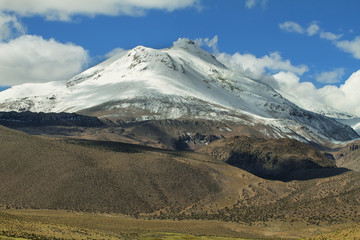 Fototapeta premium Wulkan Smoky Guallatire