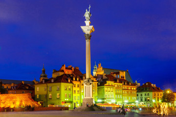 Fototapeta na wymiar Castle Square at night in Warsaw, Poland.