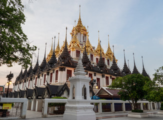 Fototapeta premium Wat Ratchanatdaram in bangkok