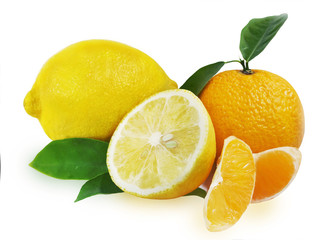 Obraz na płótnie Canvas Tangerines with leaves and lemons