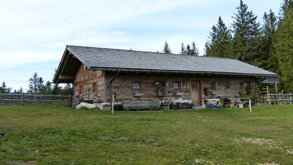Almh&uuml;tte