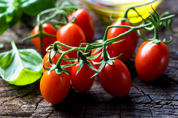 Fresh cherry tomatoes