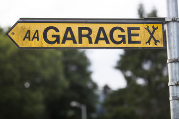 Garage indicator sign