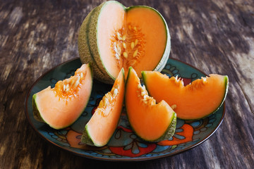 ripe melon slices
