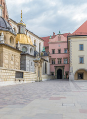 Fototapeta na wymiar Wawel Castle and Wawel cathedral on sunny morning