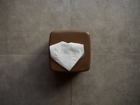 Tissue paper box