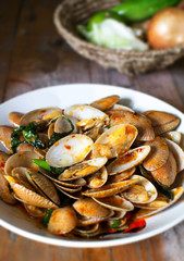 Stir-Fried clams with Curry