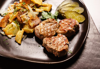 steak with potatoes