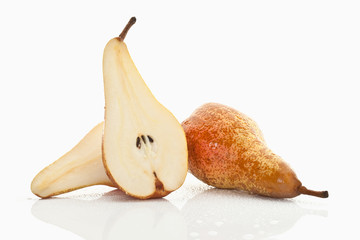 Birnen auf weißem Hintergrund, close up