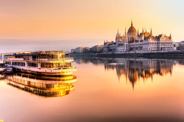 Keuken foto achterwand Boedapest Boedapest parlement bij zonsopgang, Hongarije