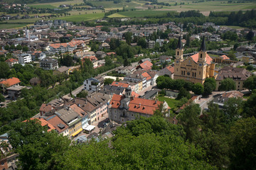 Fototapeta na wymiar Turmblick von Schloss Bruneck auf die gleichnamige Stadt Bruneck, Südtirol, Italien
