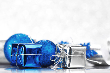 Fototapeta na wymiar Christmas ball and ribbon
