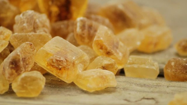 Brauner Kandiszucker 