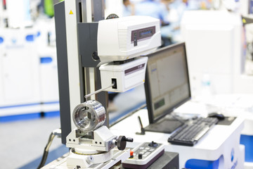  inspection automotive part by contour measuring machine