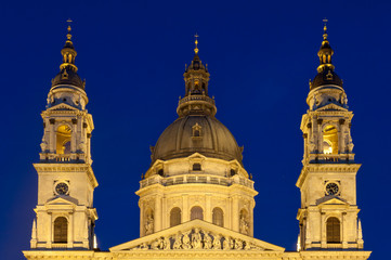 Obraz premium Towers and dom of St. Stephen's Basilica, Hungary, Budapest