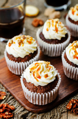 pumpkin pie spices walnuts banana cupcakes with salted caramel a