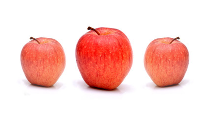 Fototapeta na wymiar Fresh Apples Isolated on white background.