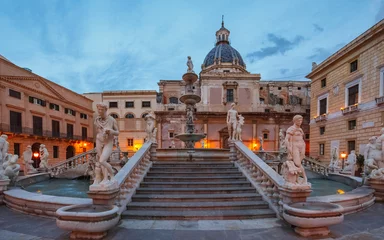 Foto op Plexiglas Famous Piazza Pretoria at the Blue Hour in Palermo, Sicily, Ital © andiz275