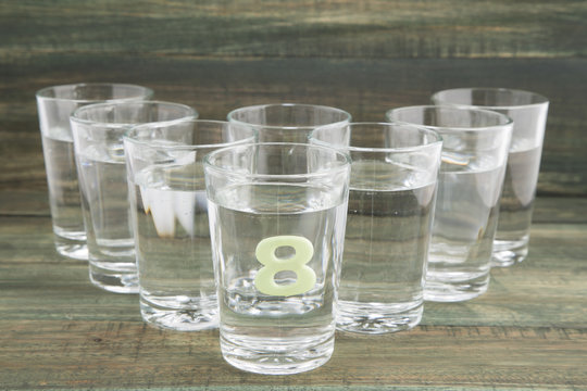 Ocho vasos de agua al d&iacute;a. 